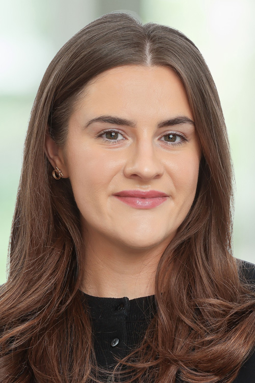 Headshot of Ellie Lockyer 