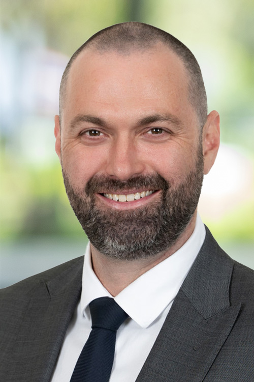 Headshot of Robert Hanlon