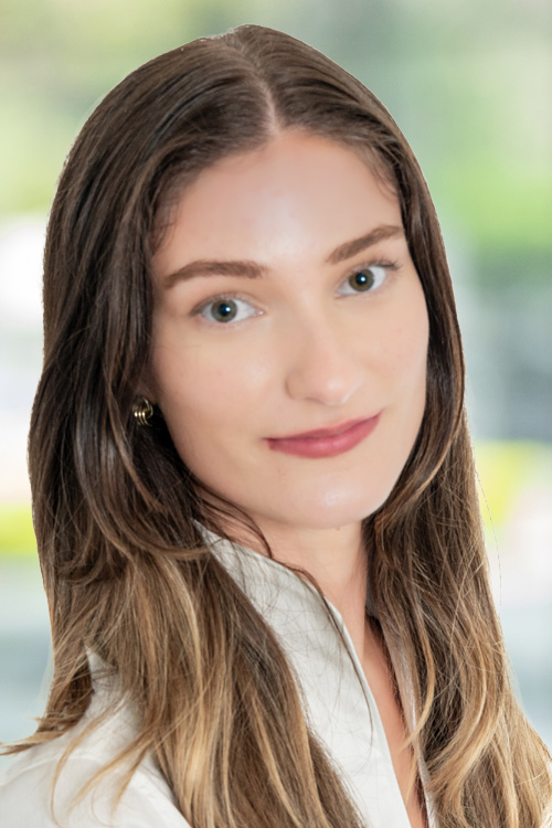 Headshot of Lauren Bain 